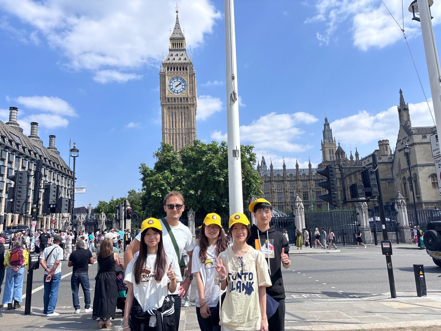 JD Morgan students and staff in front of Big Ben, London